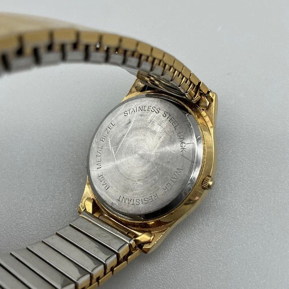 Vintage Mobil Oil Pegasus Mens Watch 33mm Gold Tone Stretch Band New Battery